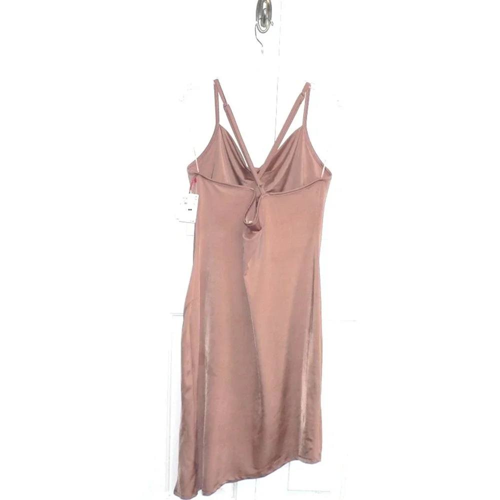 Open Edit cowl neckline